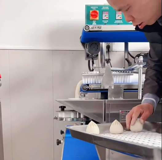 速凍包子機(jī)制作包子