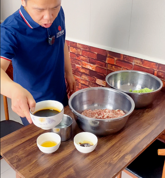 先學(xué)技術(shù)還是先入手仿手工包子機？