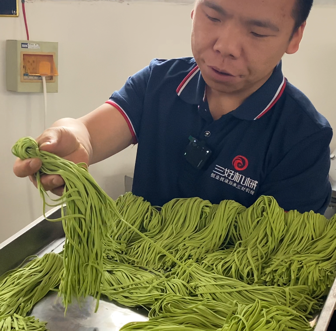 多功能面條機(jī)做的面條怎么樣