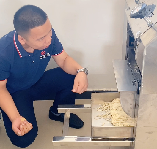 面條機(jī)怎么做面條