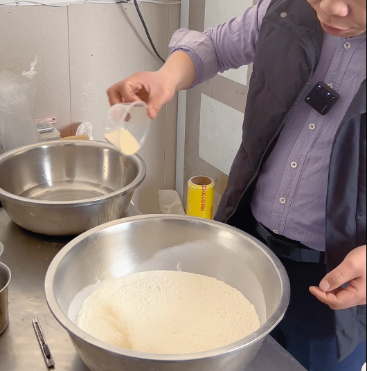 包子餃子一體機和發(fā)面方法