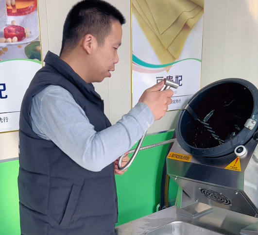 炒菜機(jī)怎么清洗