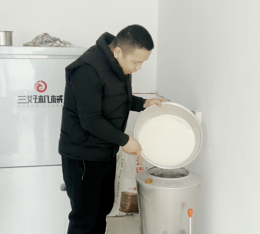 用面條機(jī)怎么拌面