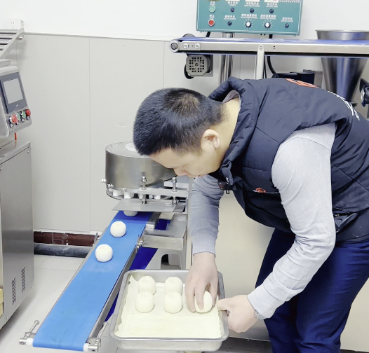 怎么使用包子機(jī)包包子