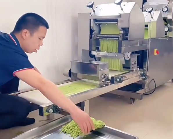 抓住這臺(tái)三好面條機(jī)，開(kāi)啟賺錢(qián)新通路！